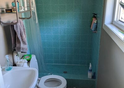 Bathroom before remodeling